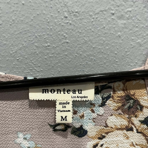 Monteau Floral Top with Pastel Hues - Picture 3 of 6